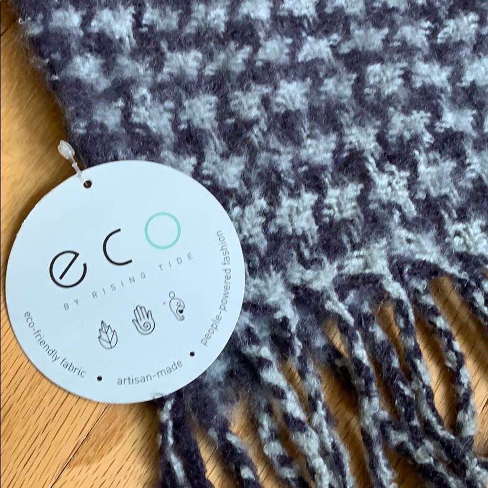 Scarf - Picture 2 of 3